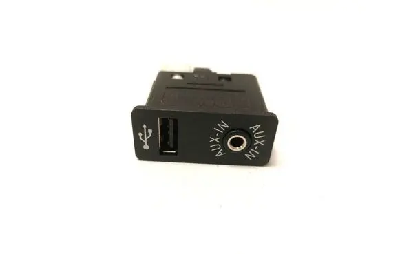 BMW 5 F10 F11 USB socket connector 9237653