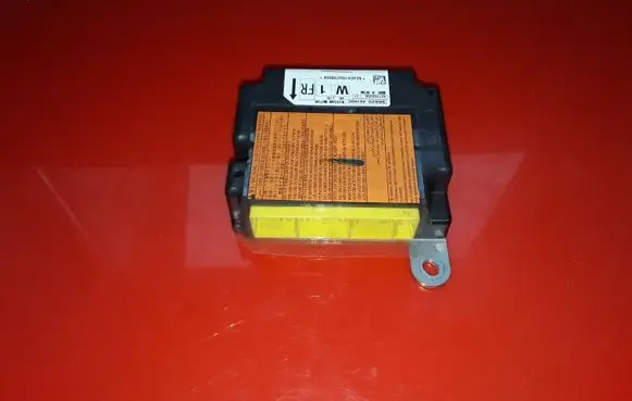 Nissan Qashqai Airbag control unit/module 988204EH0C 627260200 AE4EH155220559