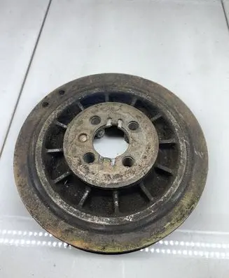 Volkswagen PASSAT B5 Crankshaft pulley 028105243K