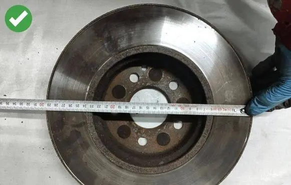 Mercedes-Benz E W212 Front brake disc 