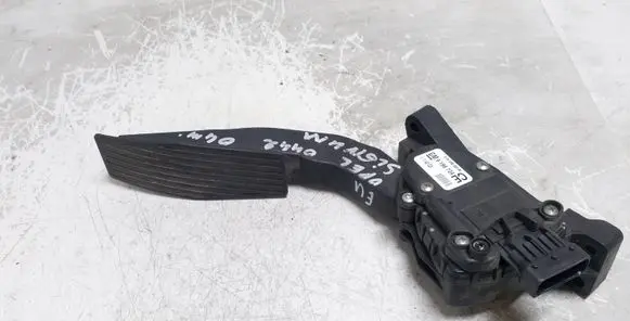 Opel Signum Accelerator throttle pedal 6PV00832200 9186724CE