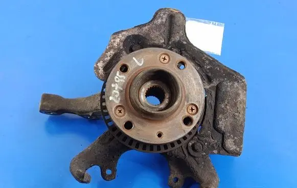 Volkswagen Polo III 6N 6N2 6NF Front wheel hub spindle knuckle