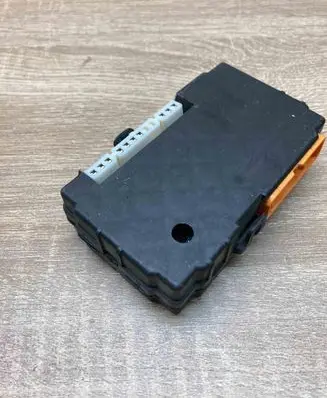 Toyota Avensis T220 Fuse box set 8264105011 05810530