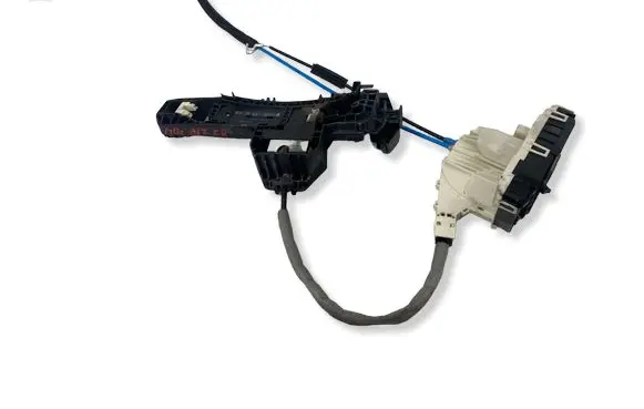 Mercedes-Benz C W204 Rear door lock A2047303535 A2047602134 A358601
