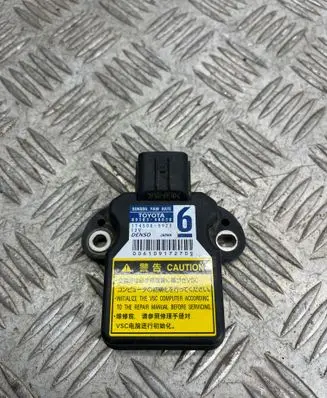 Lexus CT 200H ESP acceleration yaw rate sensor 1745005923