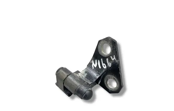 Volkswagen PASSAT B6 Front door upper hinge 3C0831402D 300801