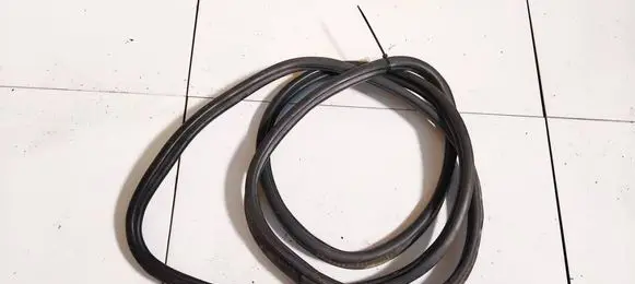 Trunk rubber seal (body)