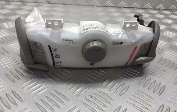 Citroen C1 Interior fan control switch 69610003