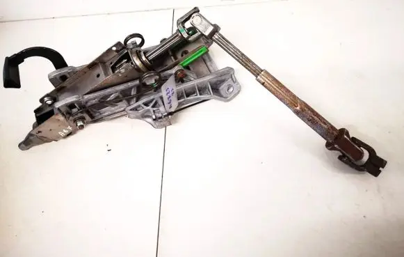 Volvo V50 Steering wheel axle p30776138