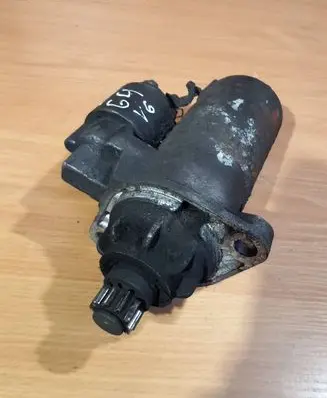 Volkswagen Golf IV Starter motor 001125018