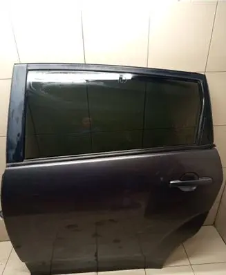Toyota Corolla Verso AR10 Rear door 