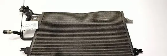 Volkswagen PASSAT B4 Coolant radiator 8D0260401H