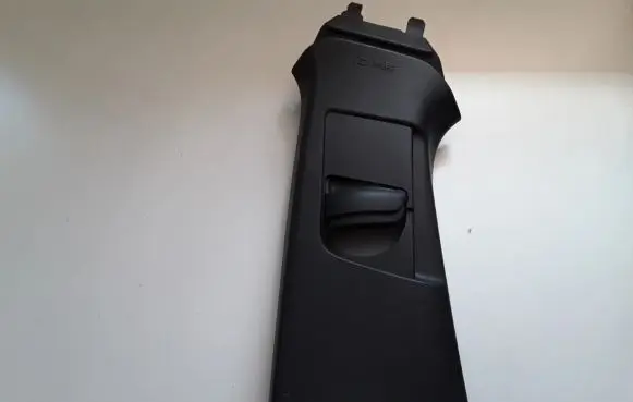 Volvo V40 (B) pillar trim (top) 31102349