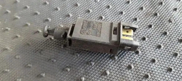 Volkswagen Polo III 6N 6N2 6NF Brake pedal sensor switch 191945515B MRO191945515B