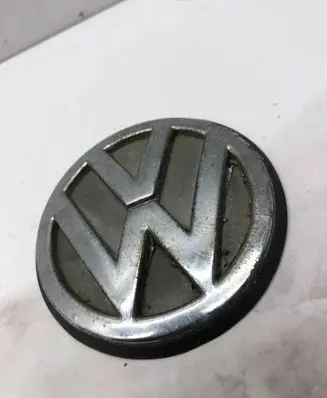 Volkswagen PASSAT B6 Manufacturer badge logo/emblem 3B0853630 630A