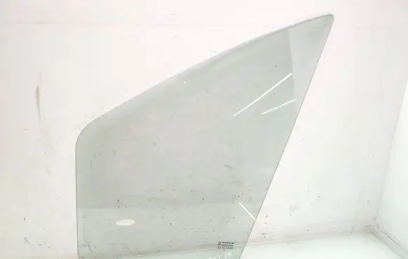Renault Trafic III (X82) Front door vent window glass four-door 43R000464 DOT39AS2M33