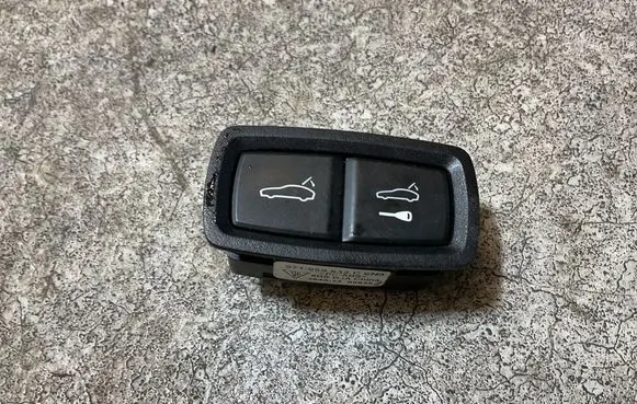 Audi E-tron GT Tailgate/boot open switch button 971959832C 364A2200635