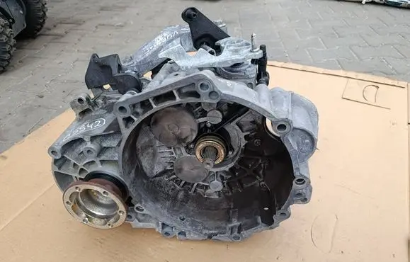 Volkswagen PASSAT B6 Manual 5 speed gearbox KDS