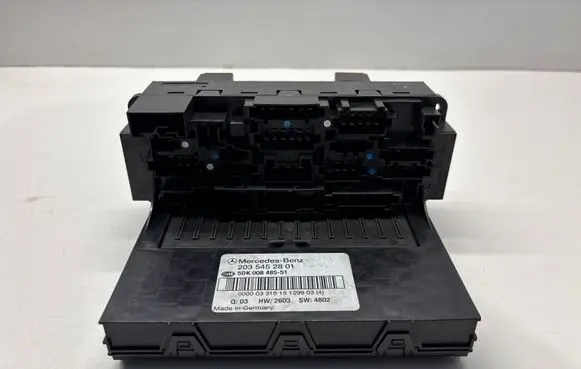 Mercedes-Benz C W203 SAM control unit 2035452801