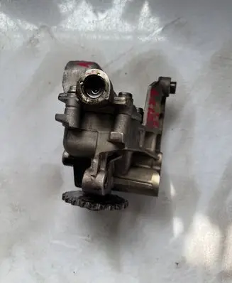 Seat Ibiza IV (6J,6P) Oil pump 045115109A
