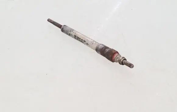 Volkswagen Golf VI Glow plug 03l963319a