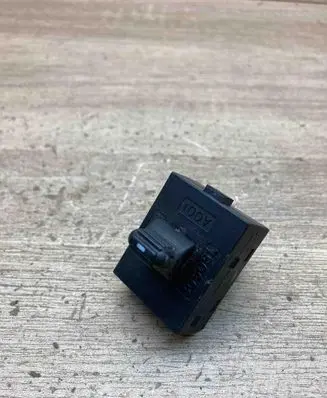 Jeep Grand Cherokee (WJ) Electric window control switch 56042057