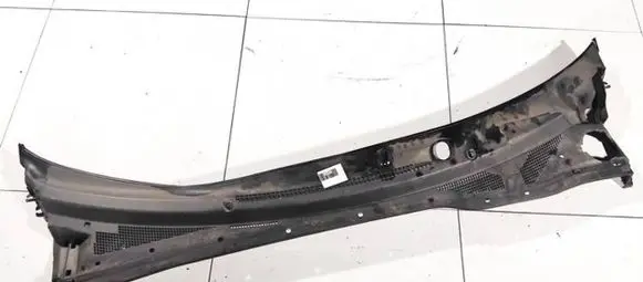 Nissan Quest Wiper trim 668105z000 la69-5311-100