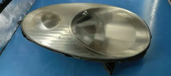 Nissan Micra Front reflector 