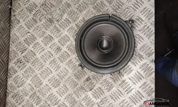 Volvo XC70 Rear door speaker 9472008