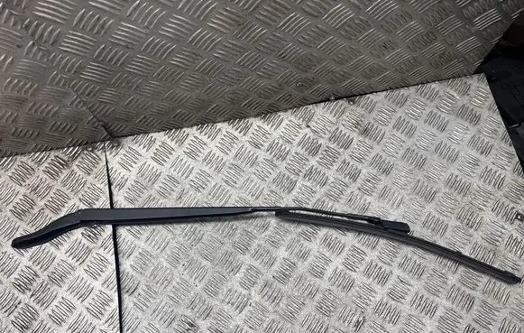Opel Corsa F Windshield/front glass wiper blade 9822931980