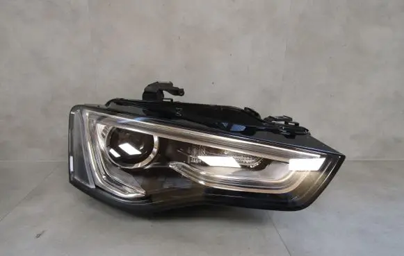 Audi A5 8T 8F Headlight/headlamp 8T0941006C 030127427204 LE10B6237