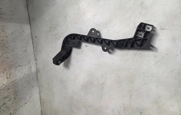 Mercedes-Benz GL X166 Radiator support slam panel bracket A1666263631