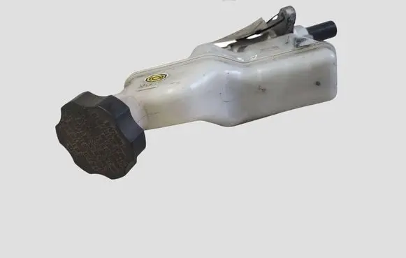 Hyundai i40 Master brake cylinder