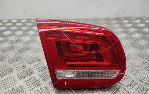Volkswagen Eos Tailgate rear/tail lights 1Q0945093AC