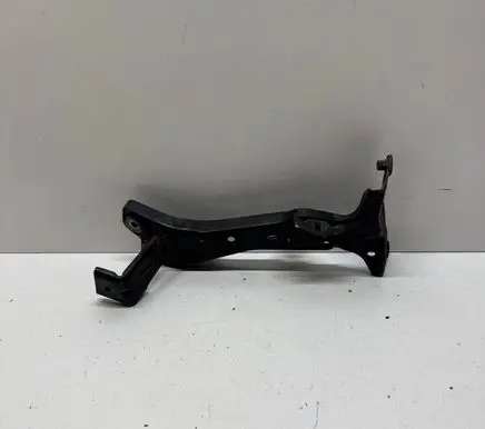 Audi A3 S3 8V Fender mounting bracket 8V0821168A