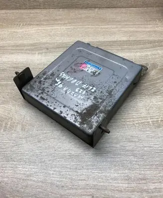 Mazda 323 F Engine control unit/module ECU Z50918881B E2T81671M