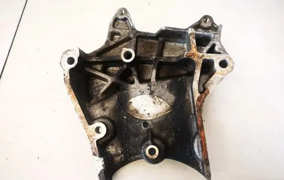 Opel Zafira B Engine mounting bracket 55210531