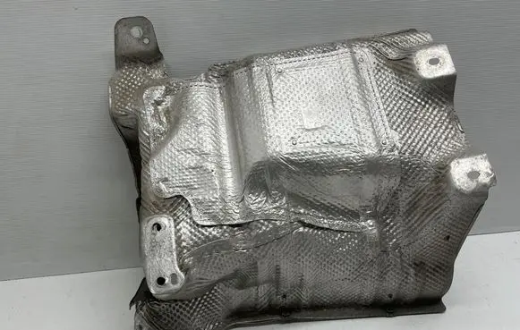 Porsche Macan (95B) Exhaust heat shield 95B804173
