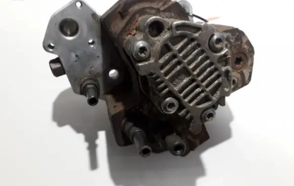 Renault Megane II Fuel injection high pressure pump 8200108225 100588