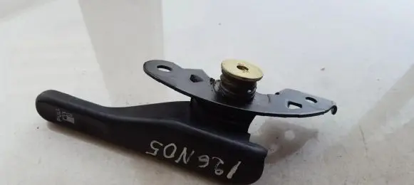 Nissan X-Trail T30 Fuel tank opening switch 