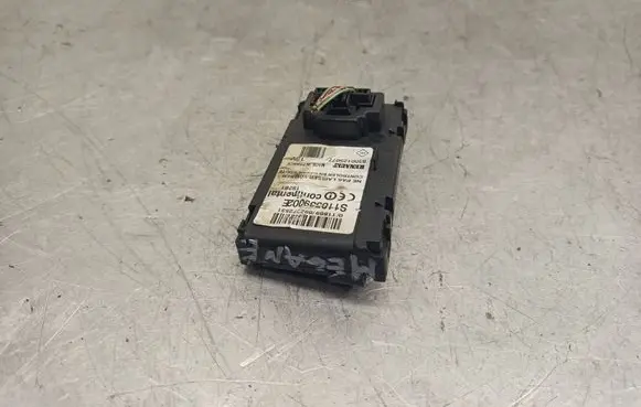 Renault Megane II Ignition key card reader 8200125077