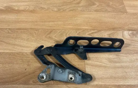 Ford Mondeo Mk III Engine bonnet/hood hinges 