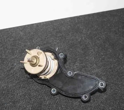 Audi A5 8T 8F Thermostat 06E121111A