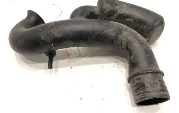 Air intake hose/pipe