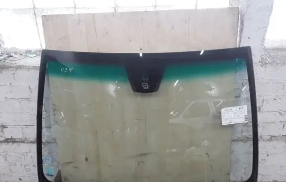 Lancia Musa Front windscreen/windshield window 43R001586 AS1M1244DOT682