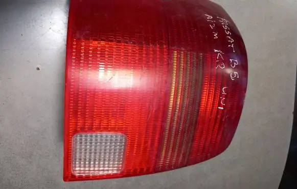 Volkswagen PASSAT B5 Rear/tail lights 3B9945111F