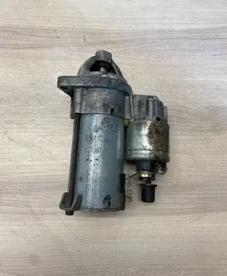 Mercedes-Benz B W245 Starter motor A0061510301