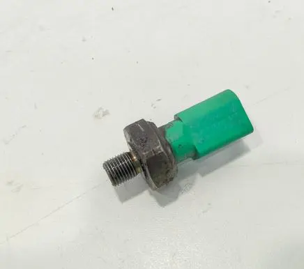 Seat Leon (5F) Oil pressure sensor 04L919081