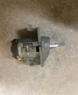 Land Rover Discovery Sport Front door lock (next to the handle) 