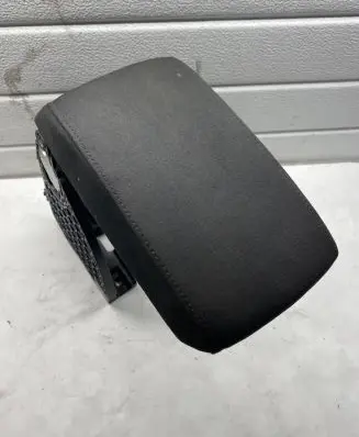 Skoda Octavia Mk2 (1Z) Armrest 1Z0864207C